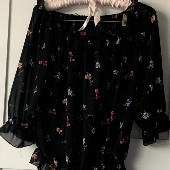 Black & Floral Boho Top - Picture 2 of 4